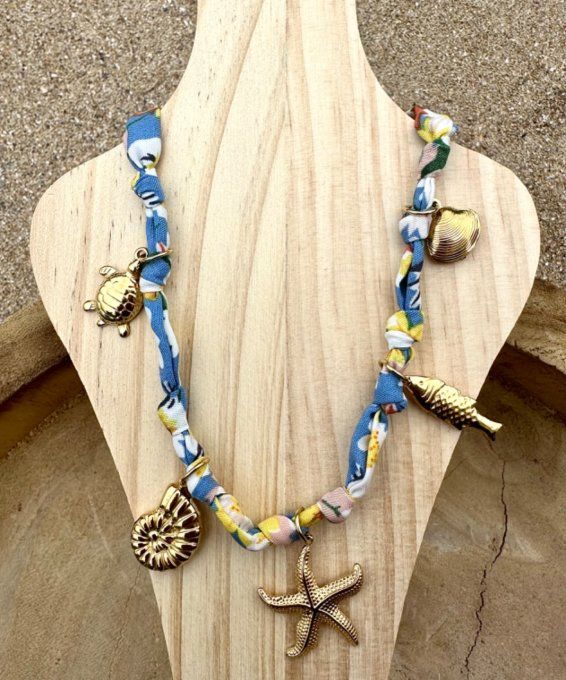 COLLIER CHARMS