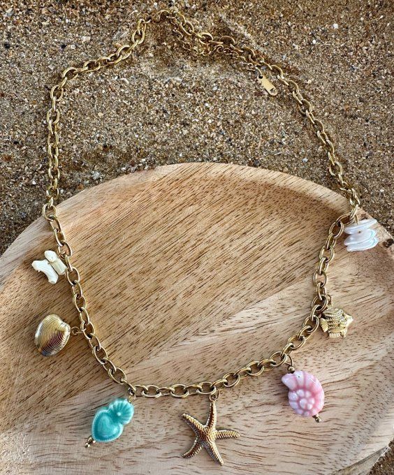 COLLIER CARLA